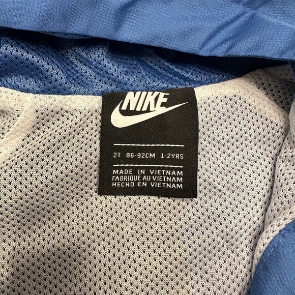 Nike Jacket - Picture 2 of 3